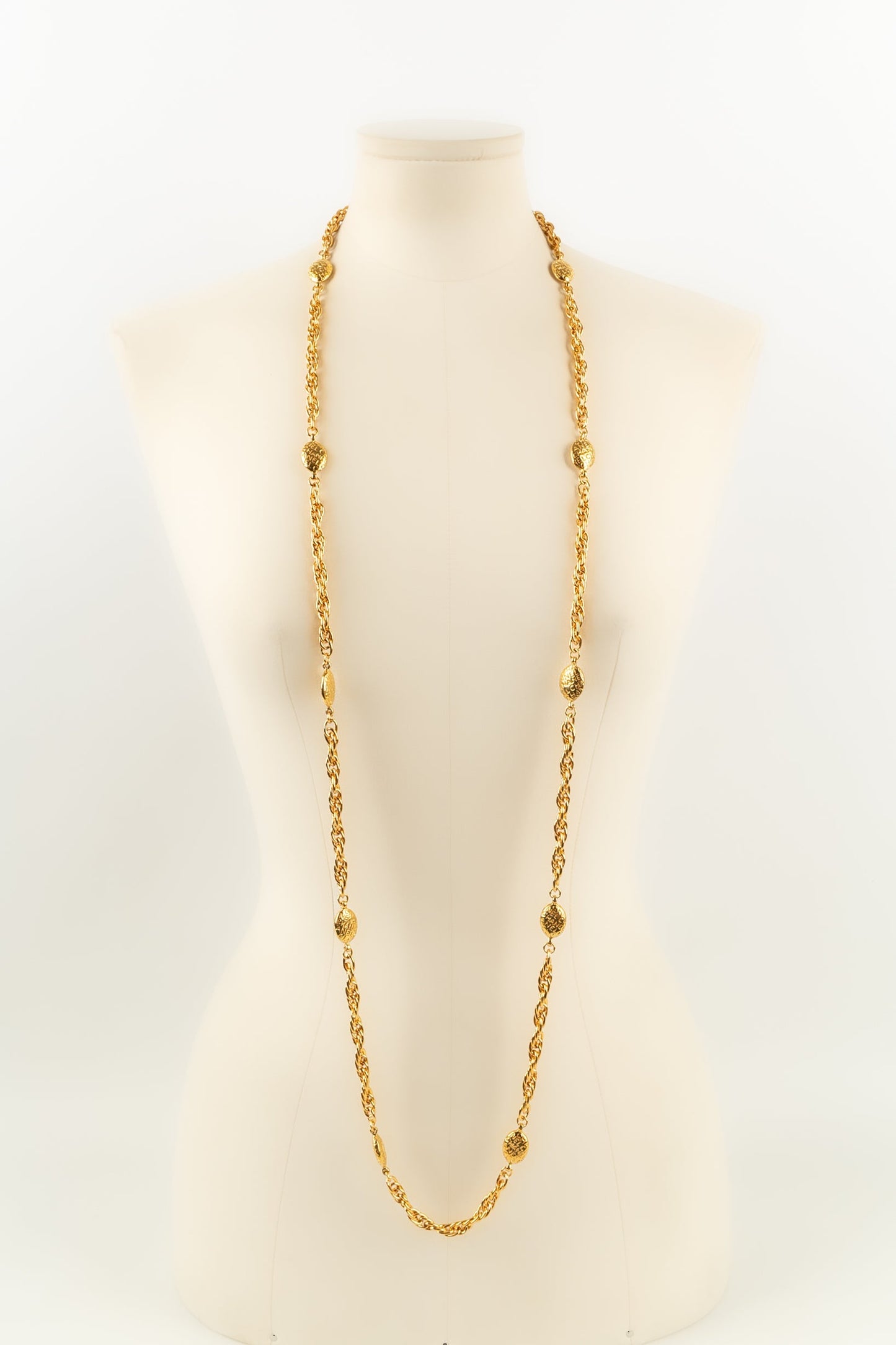 Collier / sautoir en mÃƒÆ’Ã‚Â©tal dorÃƒÆ’Ã‚Â© Chanel
