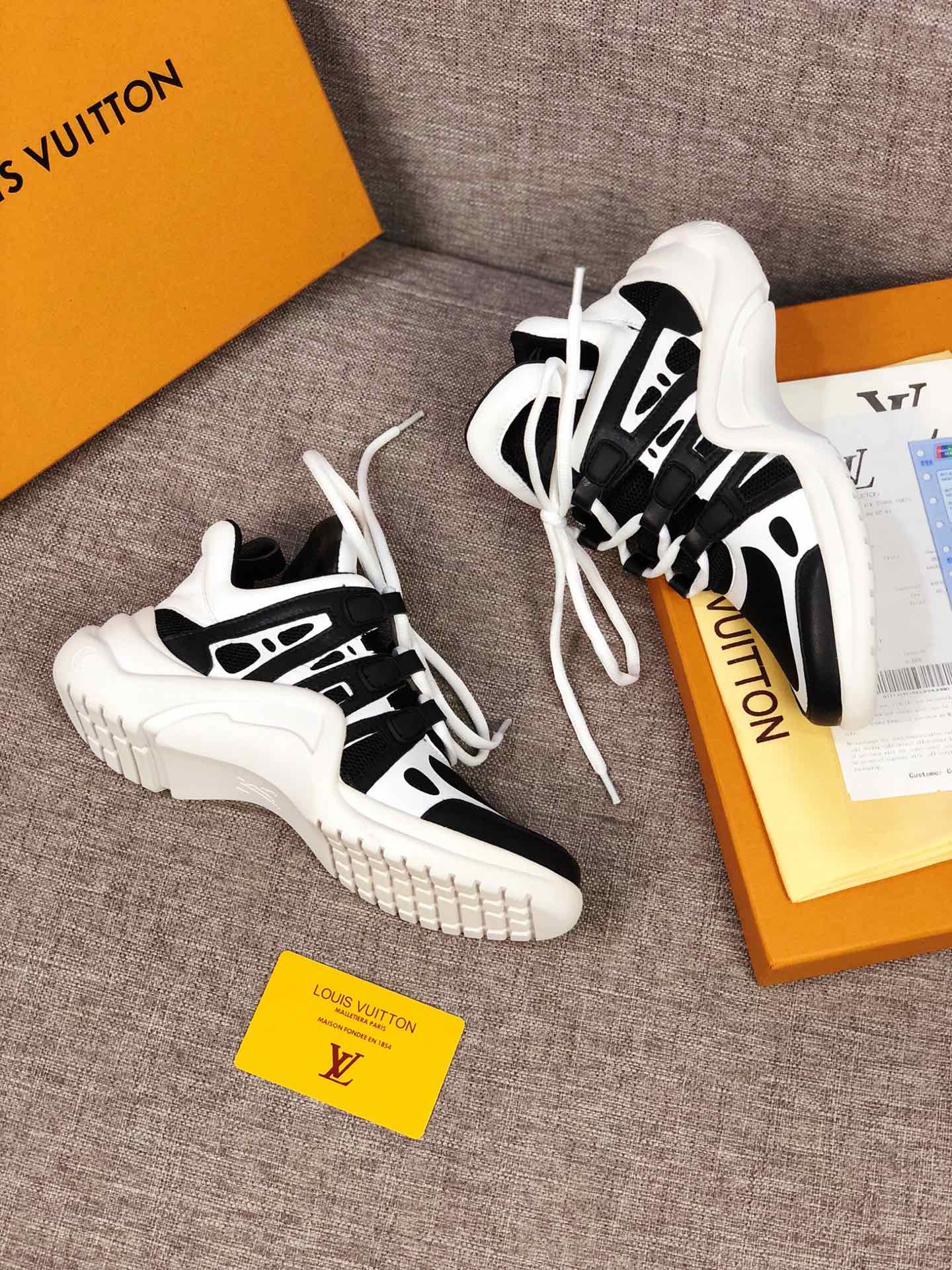 GLM - LUV Archlight Black White Sneaker
