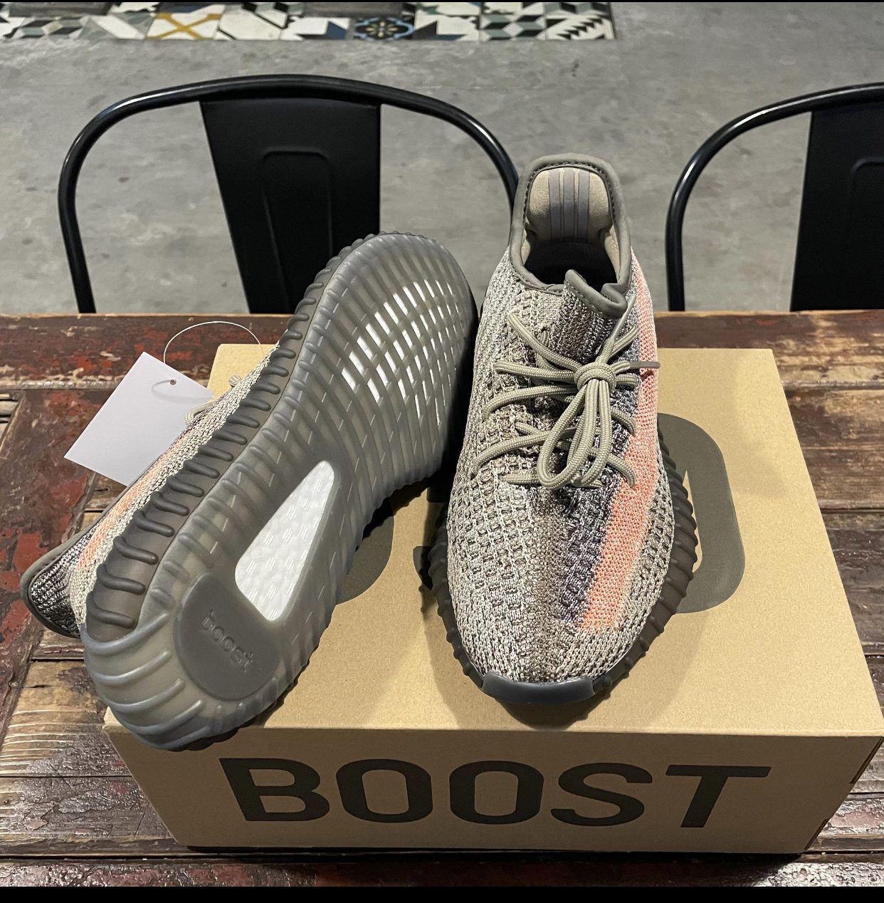 GLM - Yzy 350 Volcanic Ash Sneaker