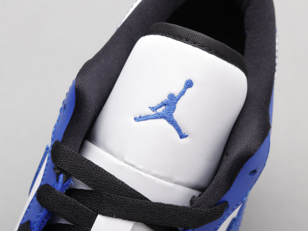GLM - AJ1 white blue lightning