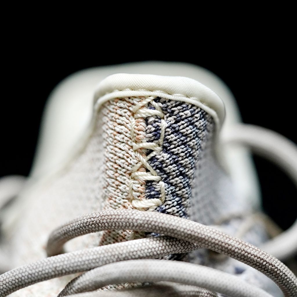 GLM - Yzy 350 V2 Ash Pearl Sneaker