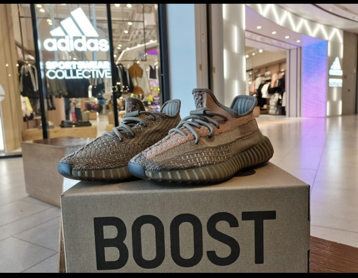 GLM - Yzy 350 Dirty Orange Angel Sneaker