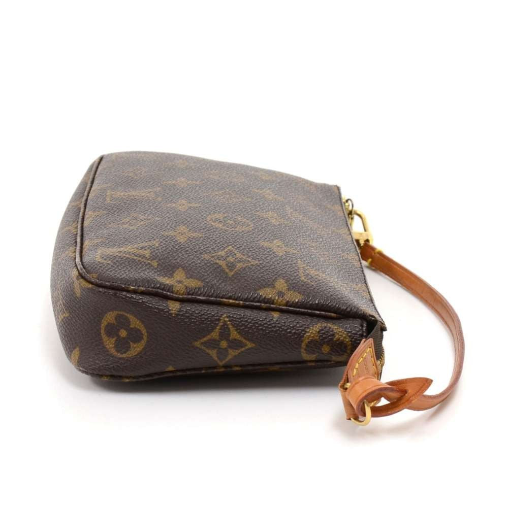 Louis Vuitto Pochette Accessoires Monogram Canvas Bag