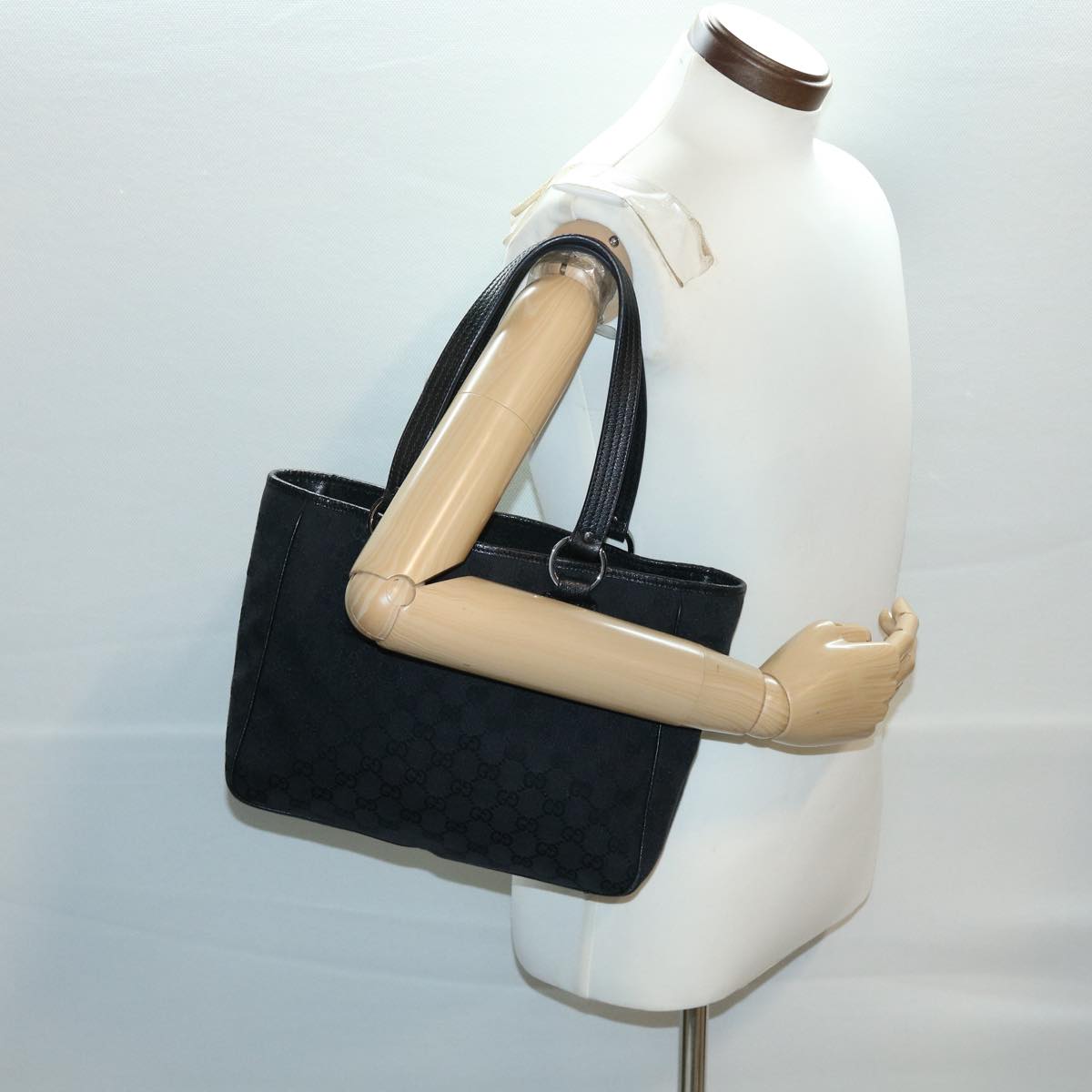 GUCCI GG Canvas Shoulder Bag Black 33263