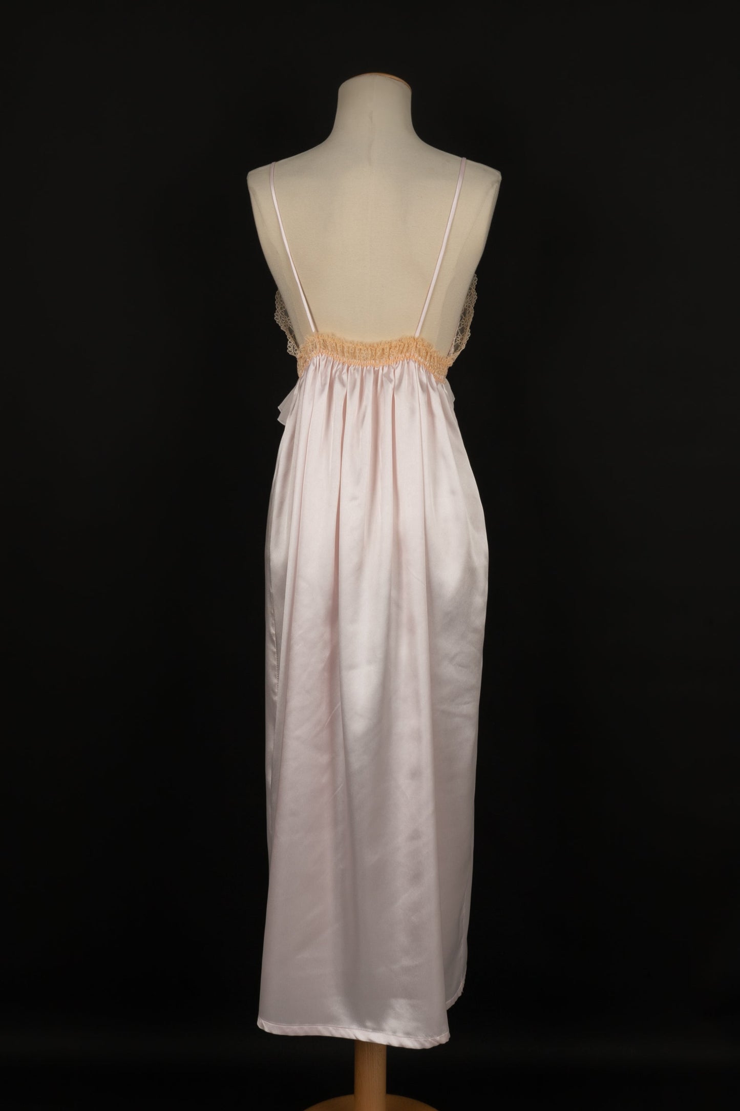 DÃƒÆ’Ã‚Â©shabillÃƒÆ’Ã‚Â© Nina Ricci