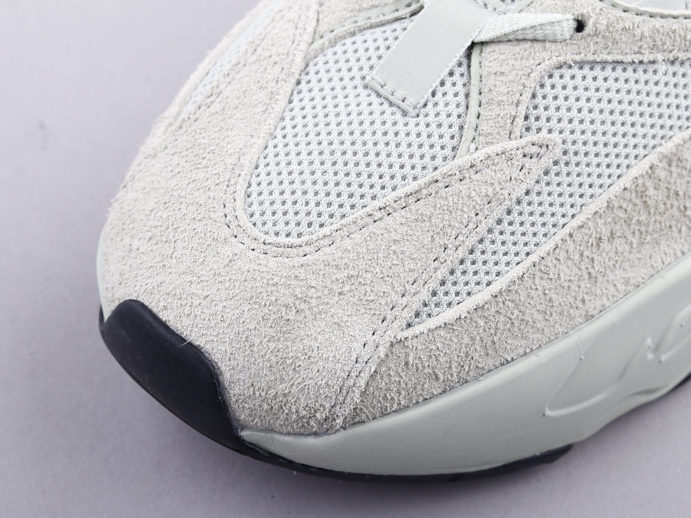 GLM - Yzy 700 Salt Sneaker