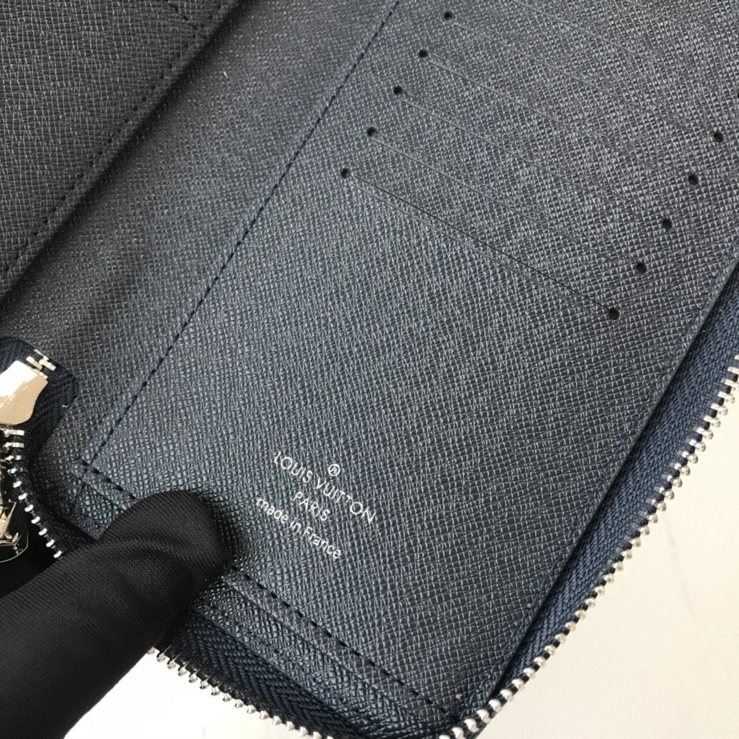 GLM - Top Quality Wallet LUV 009