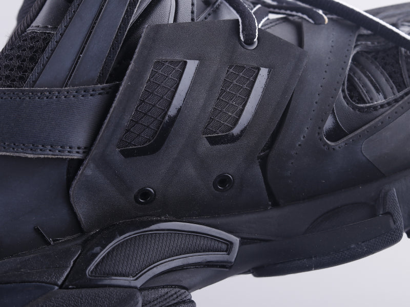 GLM - Bla Track Three Generations Sneaker