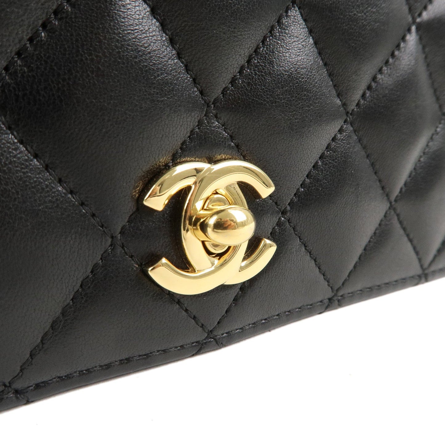 CHANEL Matelasse Lamb Skin Chain Shoulder Bag Black Gold HDW