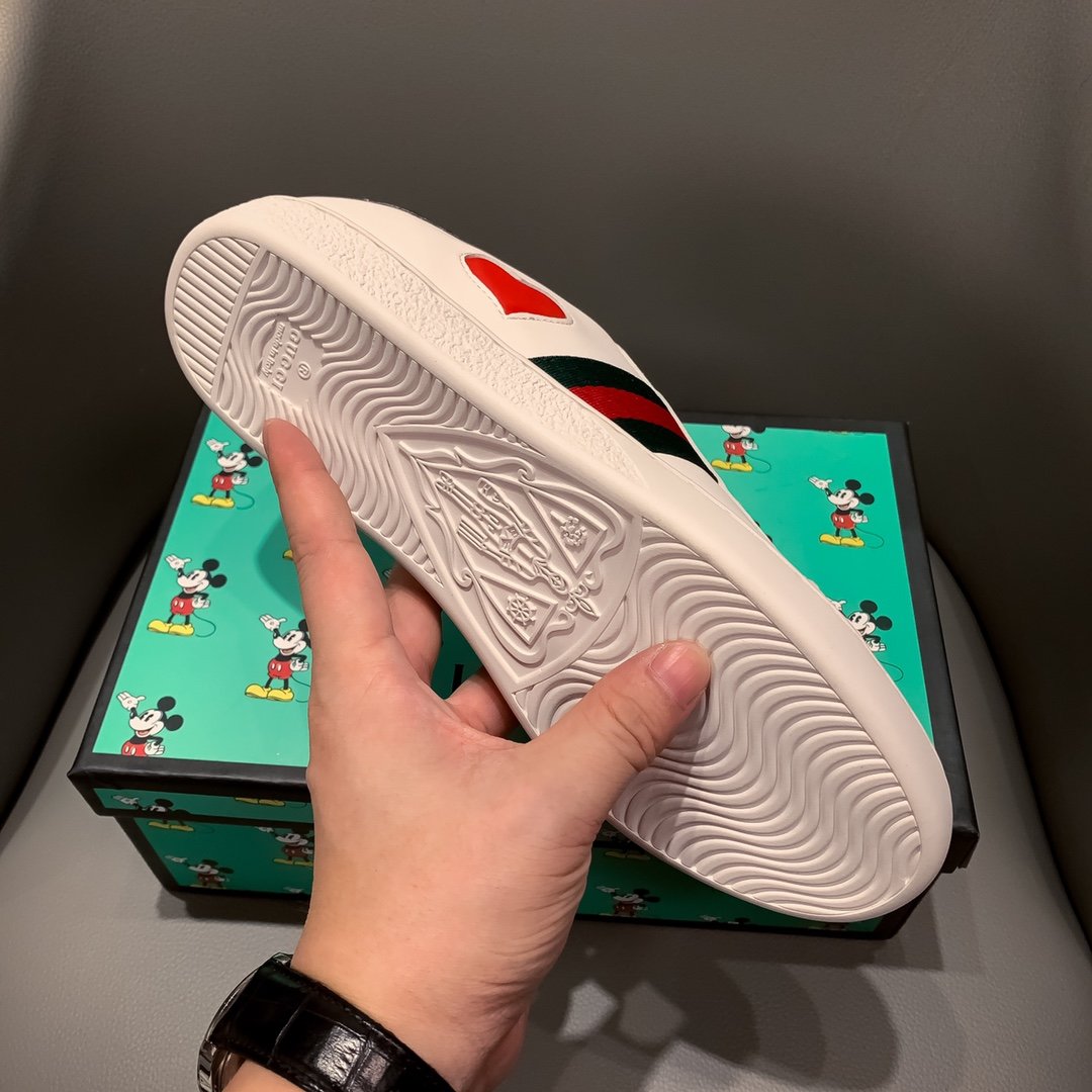 GLM-GCI  ACE LEATHER SNEAKER WITH  HEART 108