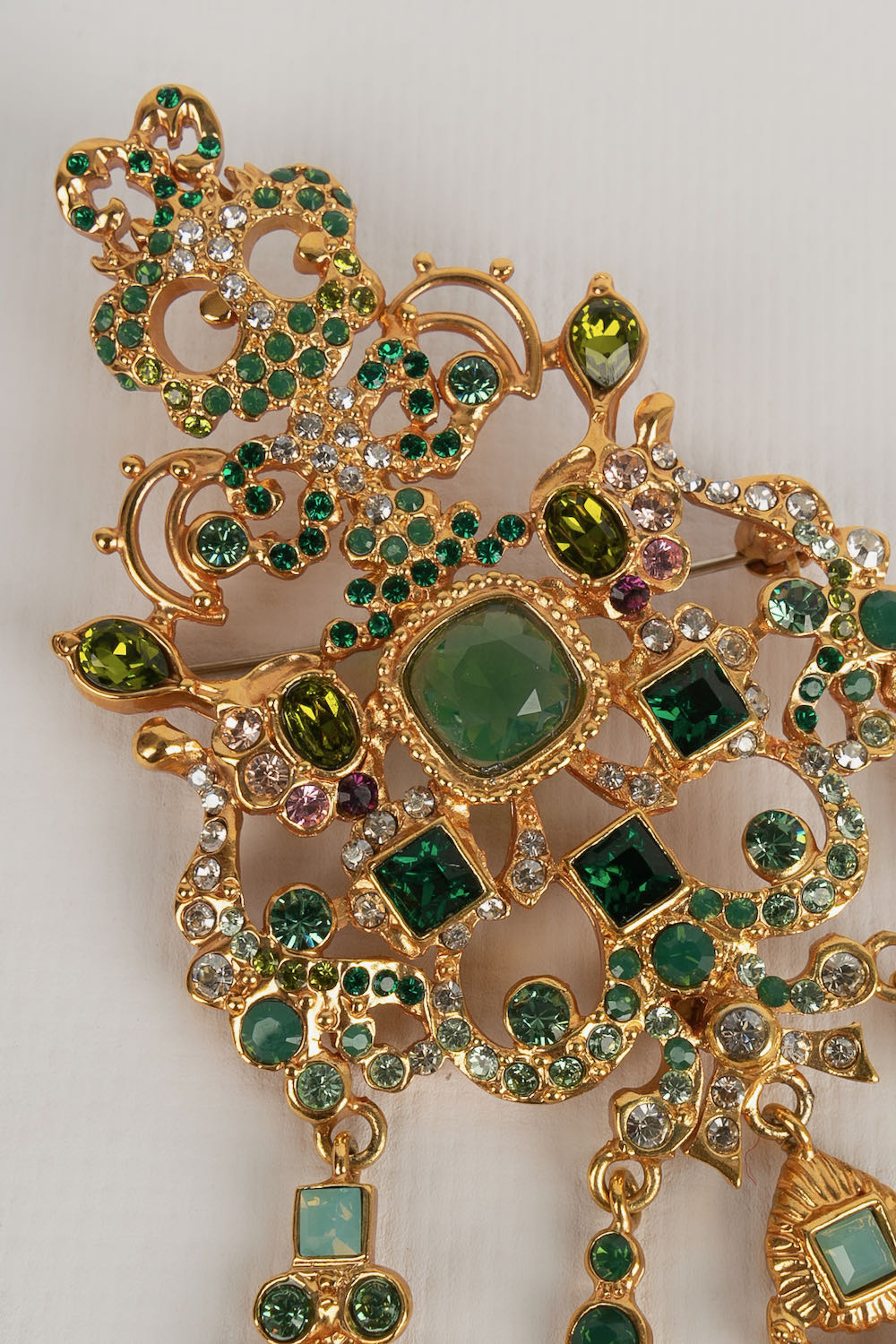 Broche Christian Lacroix