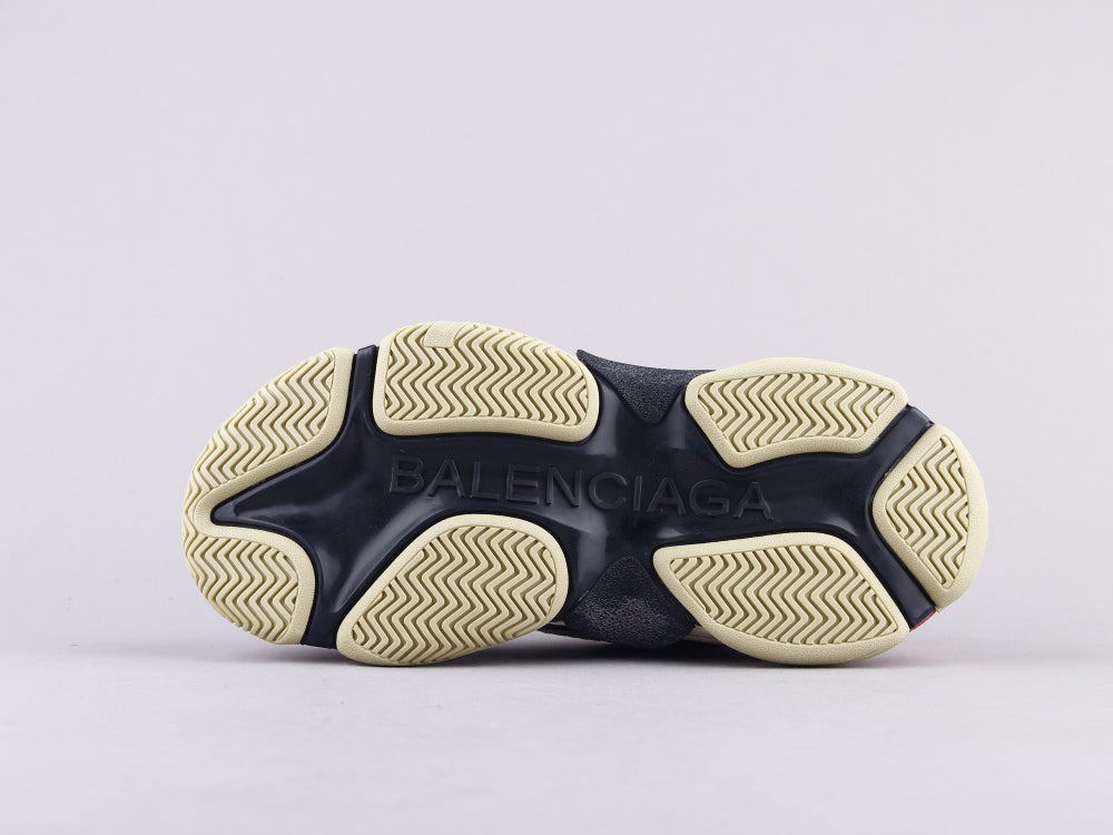 GLM - Bla Triple S Black And White Powder Sneaker