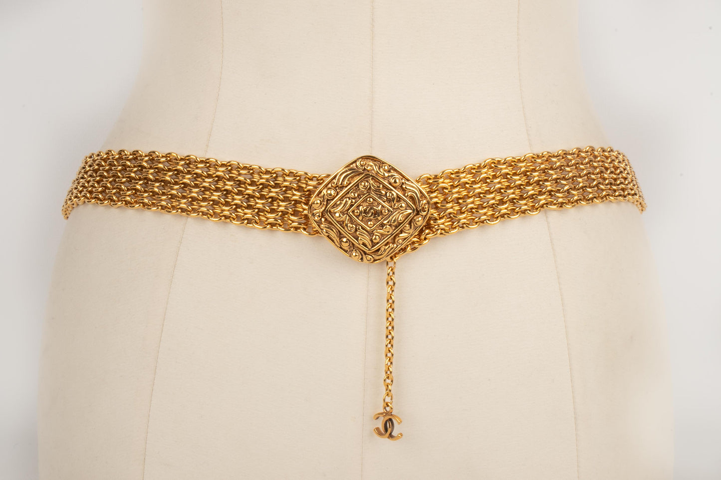 Ceinture dorÃ©e Chanel 1980's