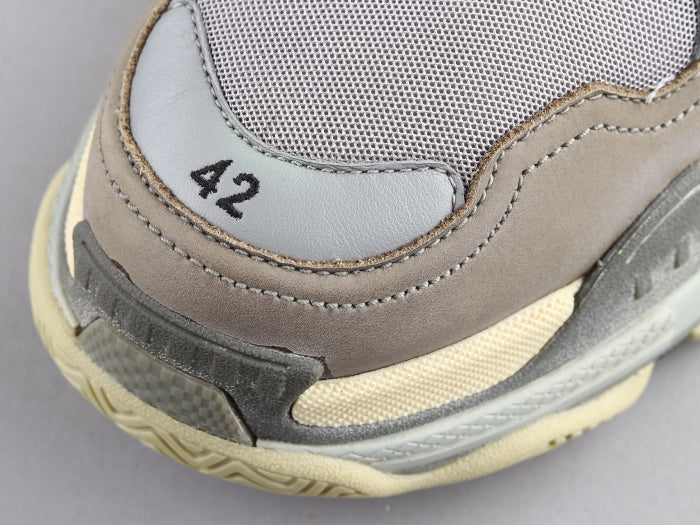 GLM - Bla Triple S Grey Sneaker