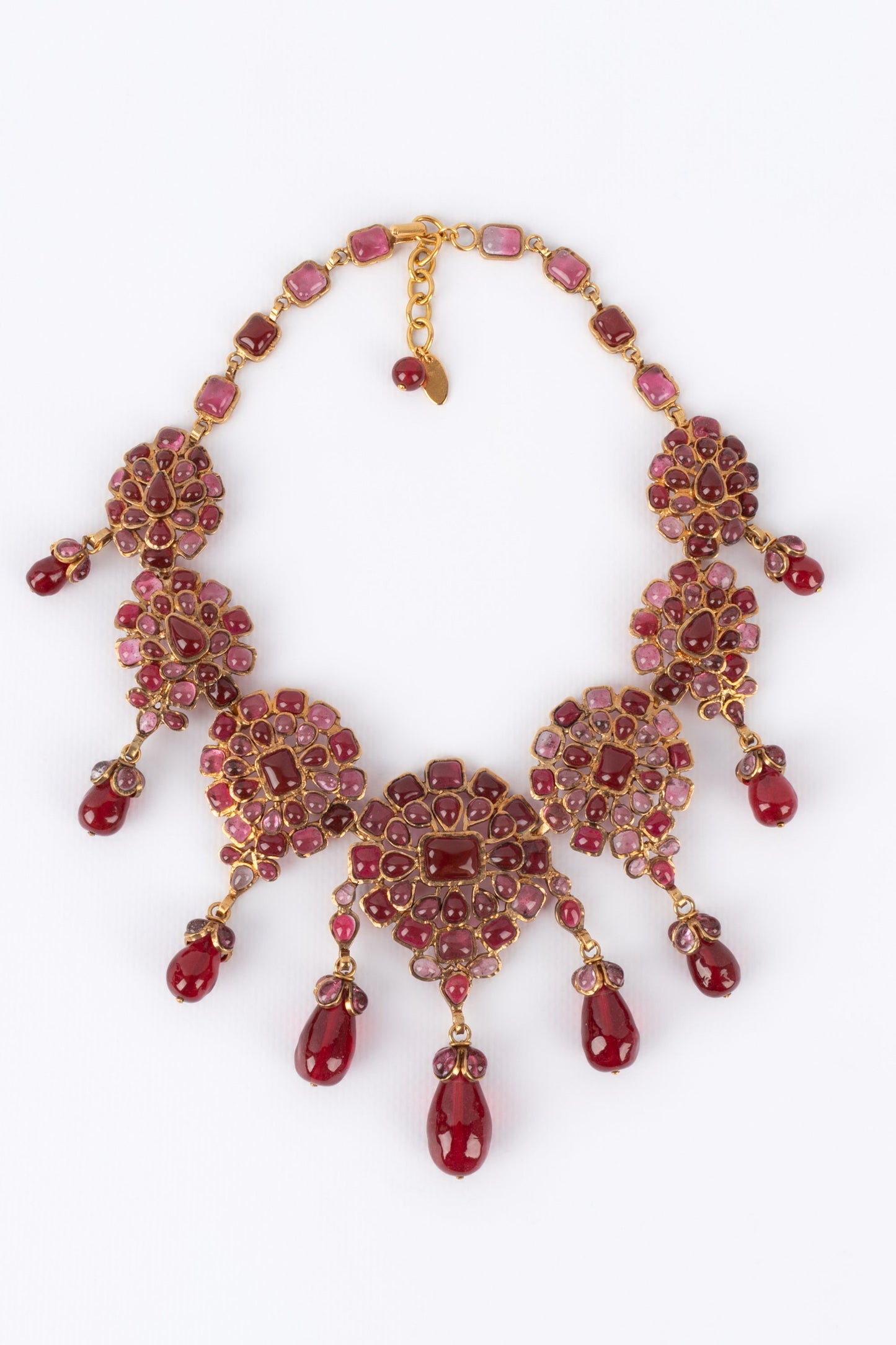 Collier en pÃ¢te de verre Chanel