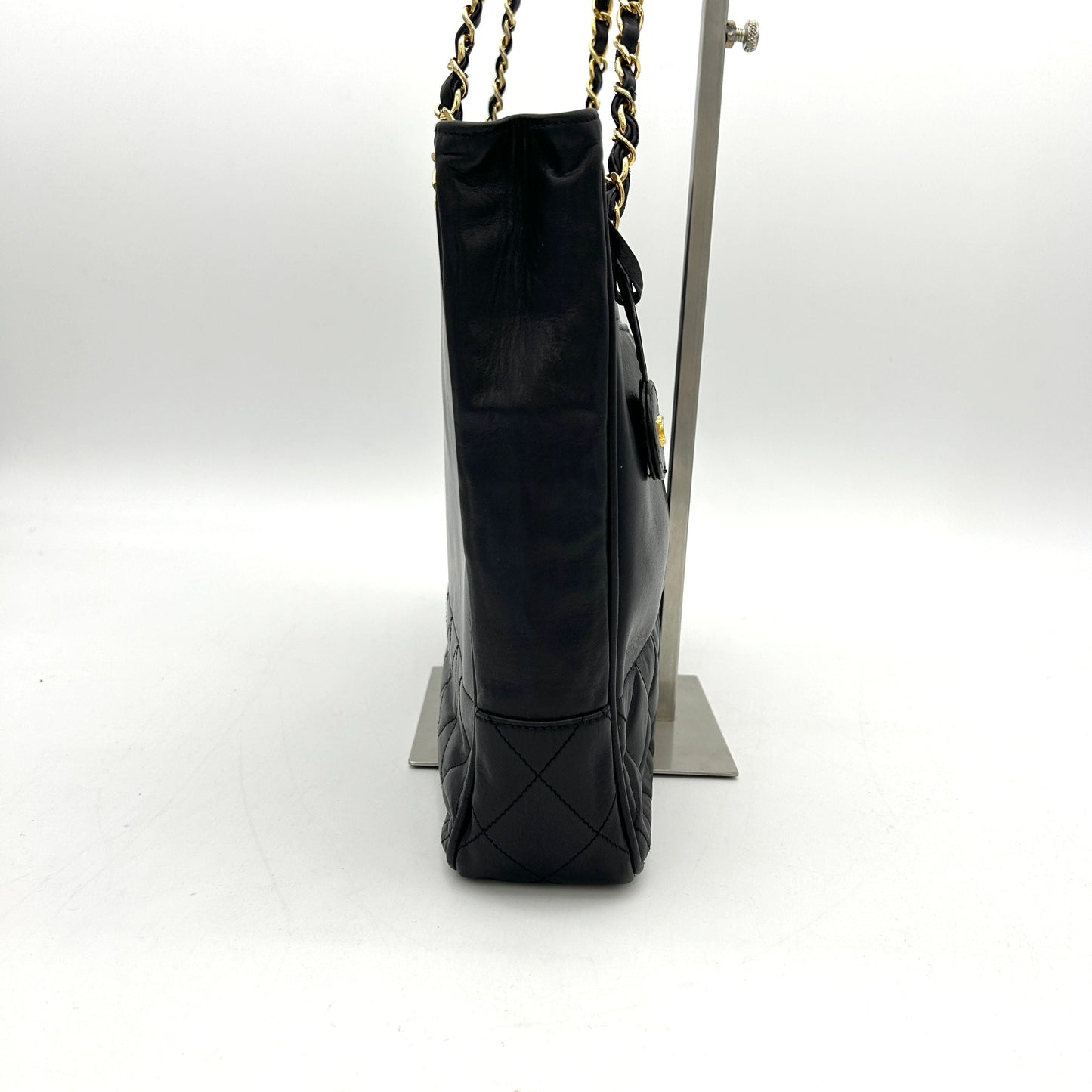 Vintage cc chain leather tote Chanel Black in Leather ch11104cc