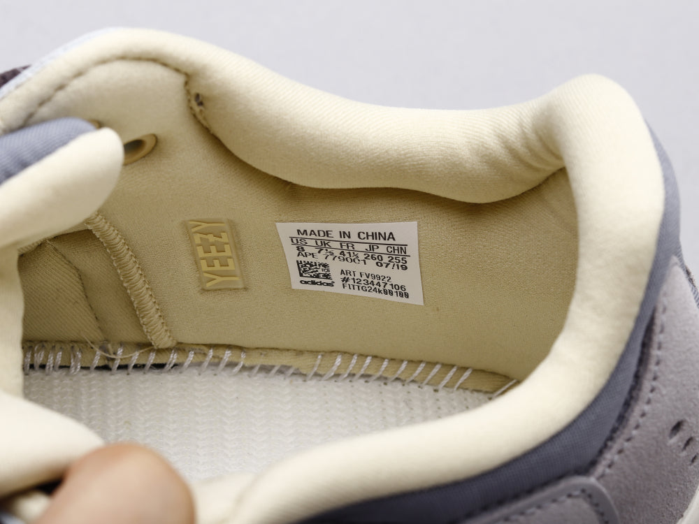 GLM - Yzy 700 Magnet Sneaker