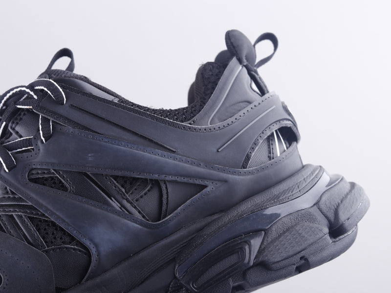 GLM - Bla Track Three Generations Sneaker