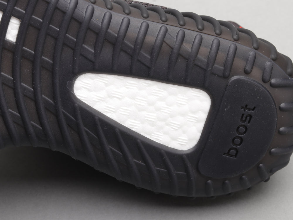 GLM - Yzy 350 Black Starry Sneaker