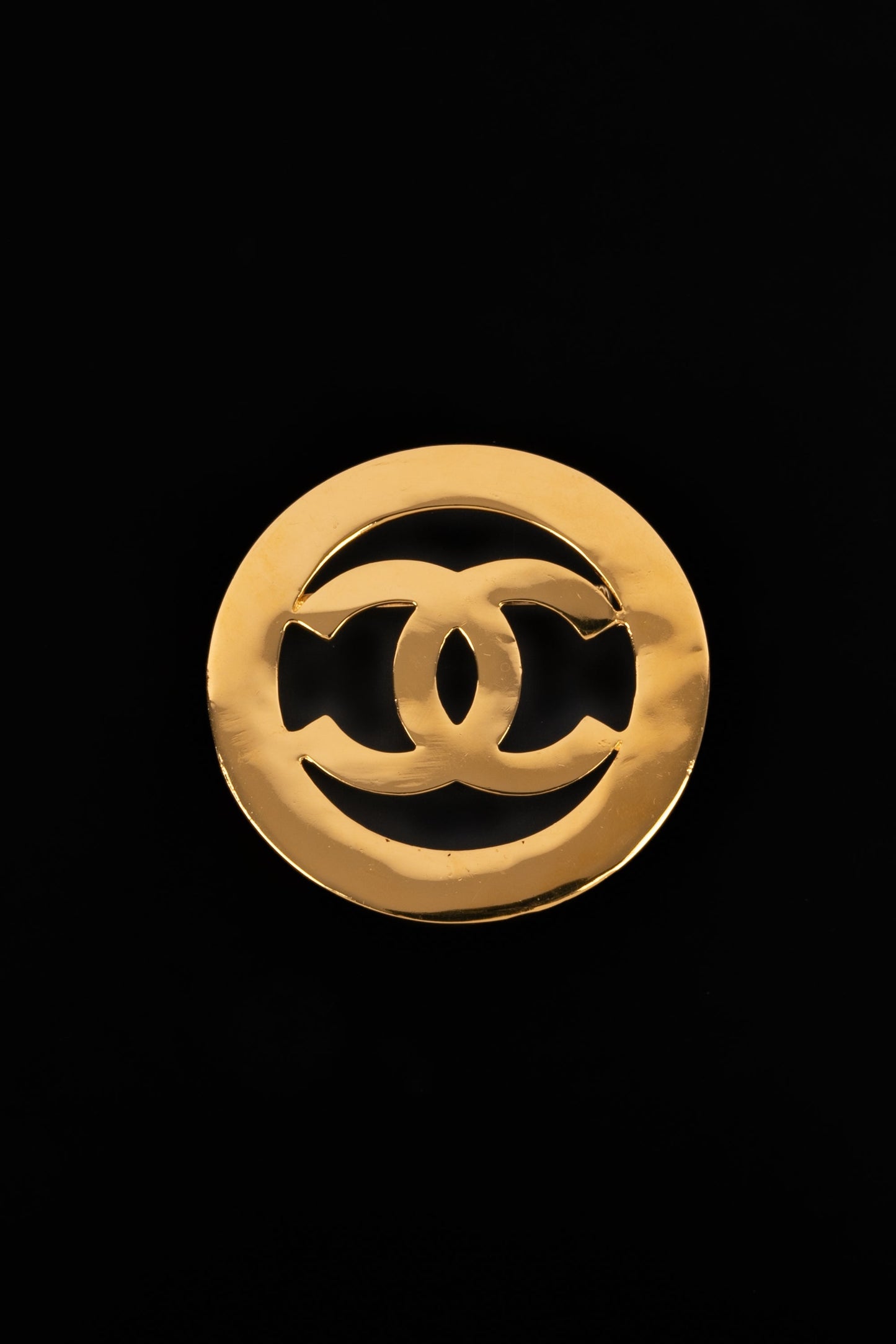 Broche dorÃ©e Chanel 1990's