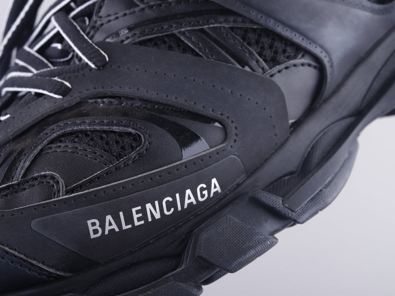 GLM - Bla Track Three Generations Sneaker