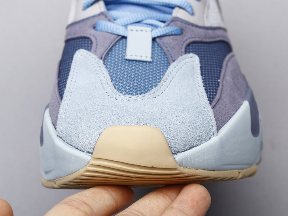GLM - Yzy 700 Carbon Blue Sneaker
