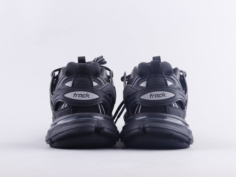 GLM - Bla Track Three Generations Sneaker