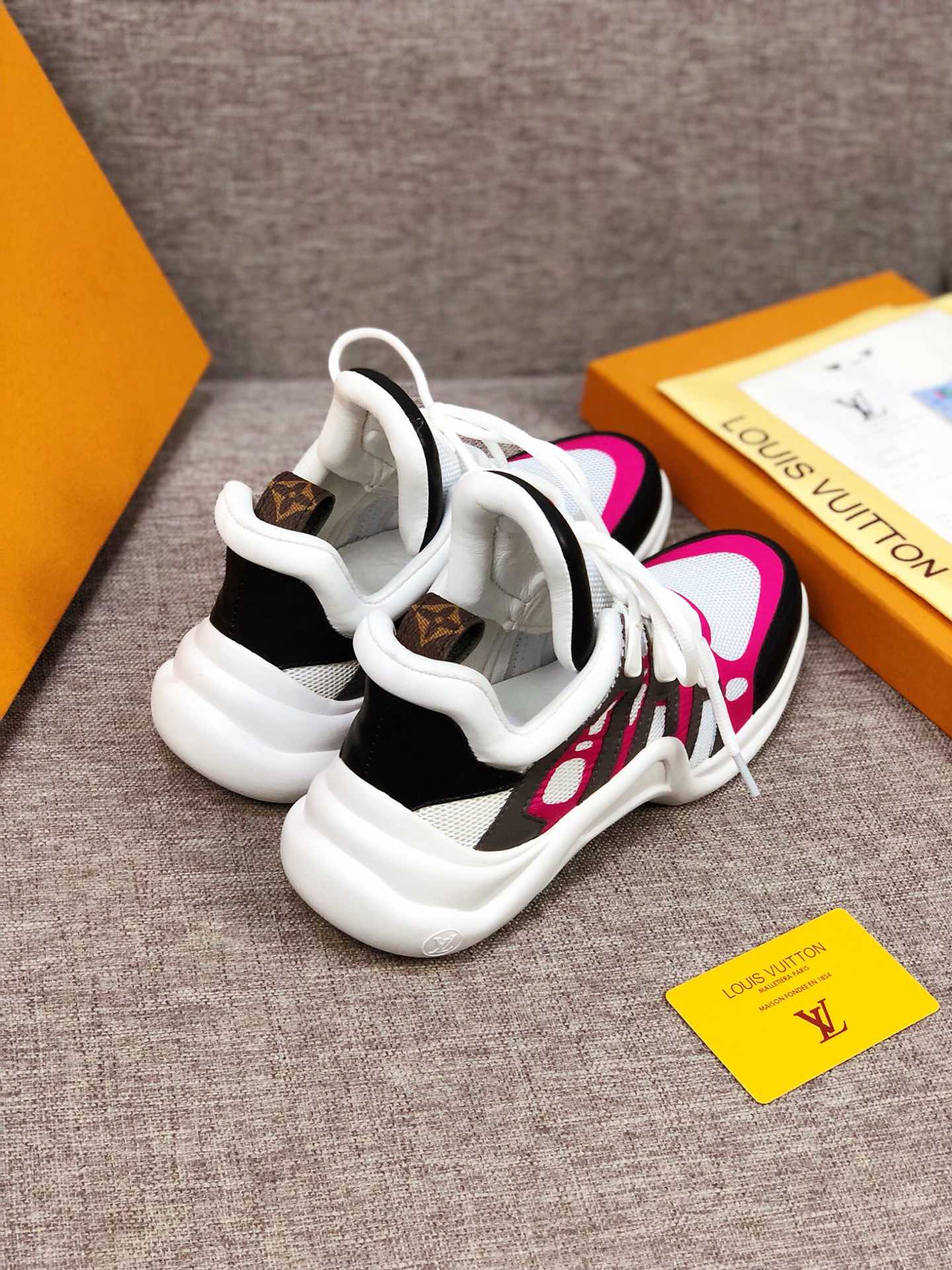 GLM - LUV Archlight Pink White Black Sneaker
