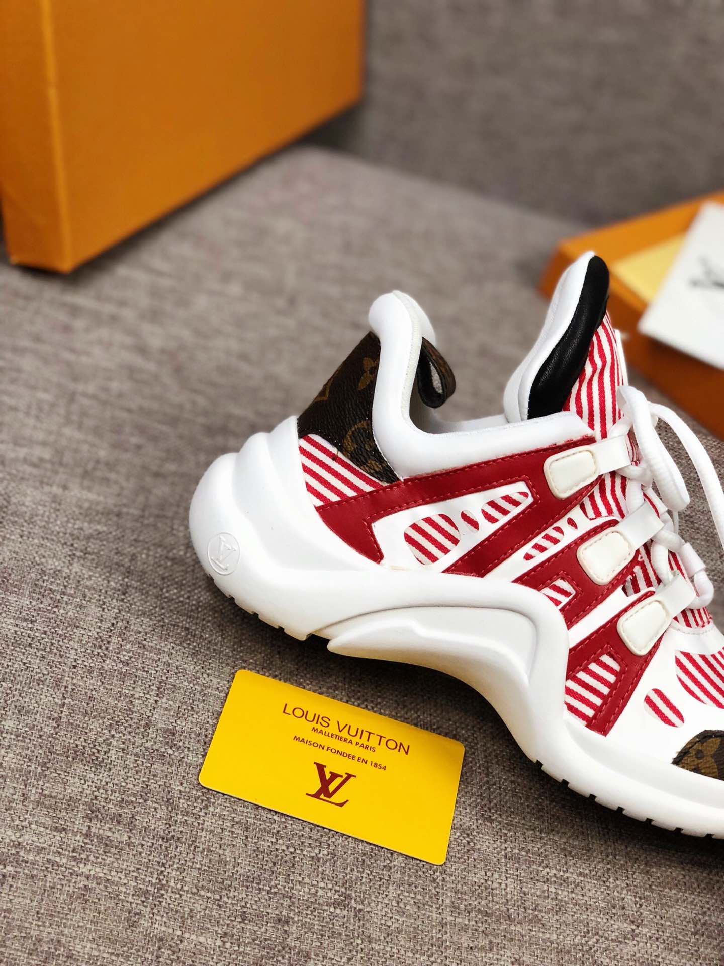 GLM - LUV Archlight White Red Brown Sneaker