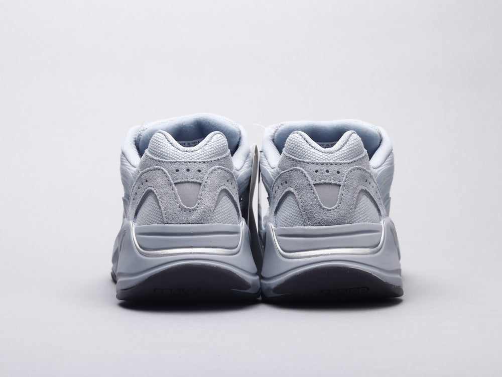 GLM - Yzy 700 Hospital Blue Sneaker