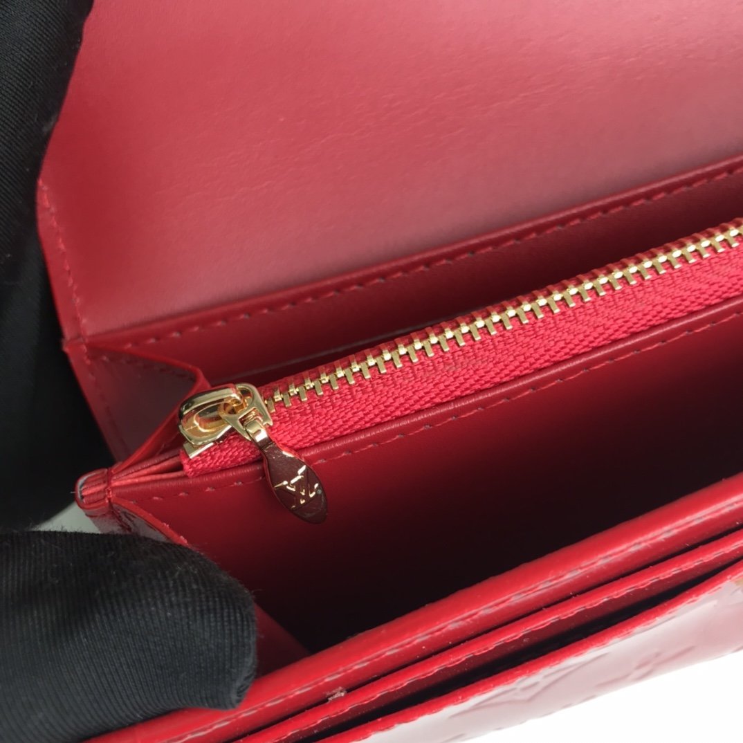 GLM - Top Quality Wallet LUV 008