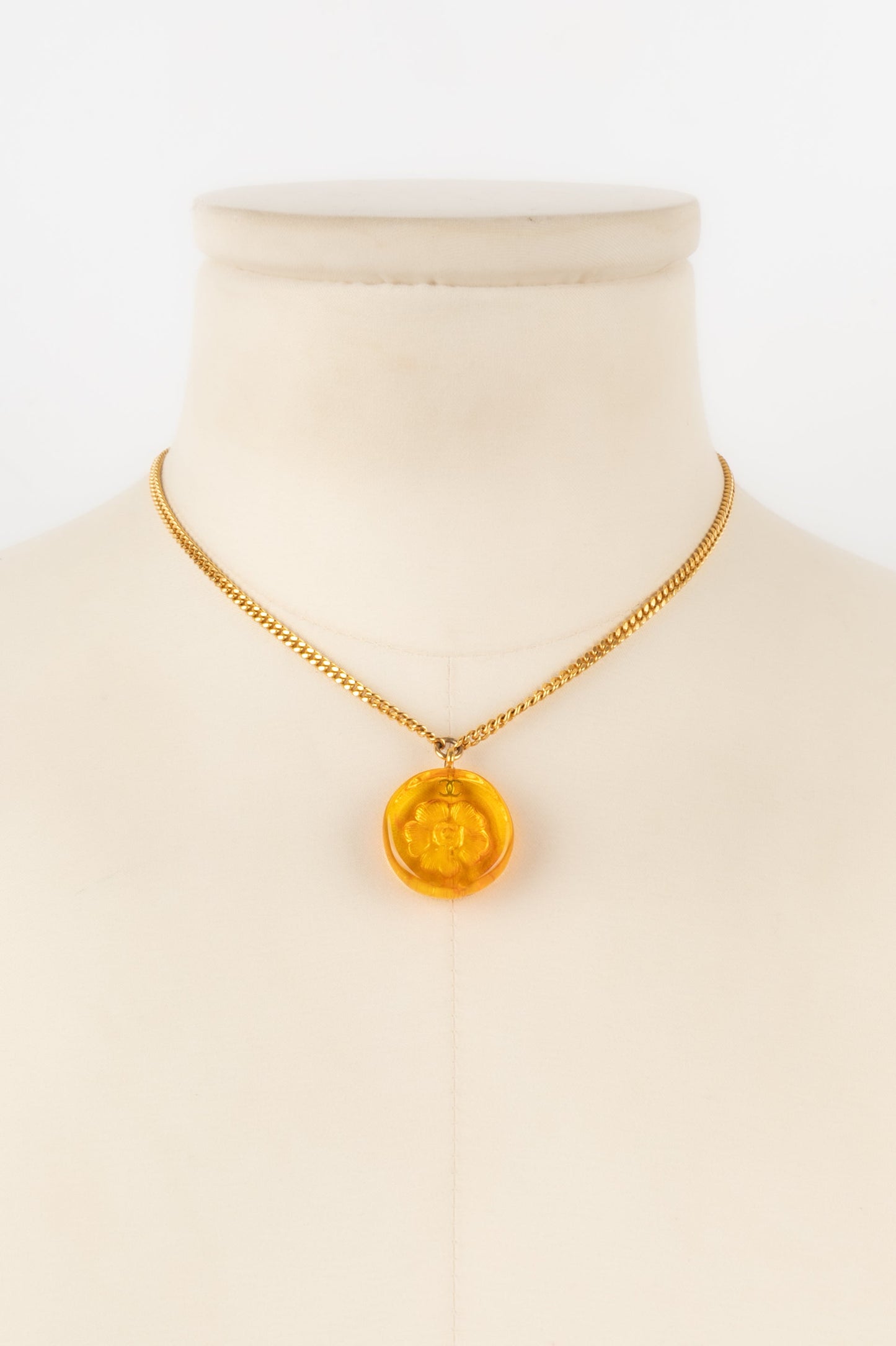 Collier camÃƒÆ’Ã‚Â©lia Chanel