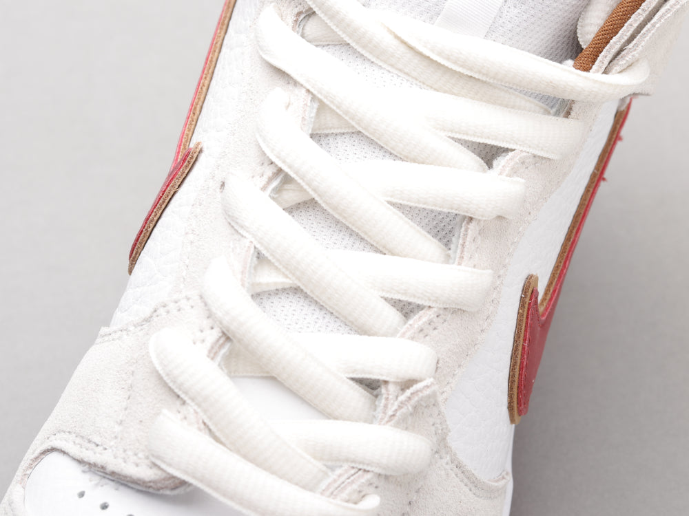 GLM - Beige and red hook high top knight color matching