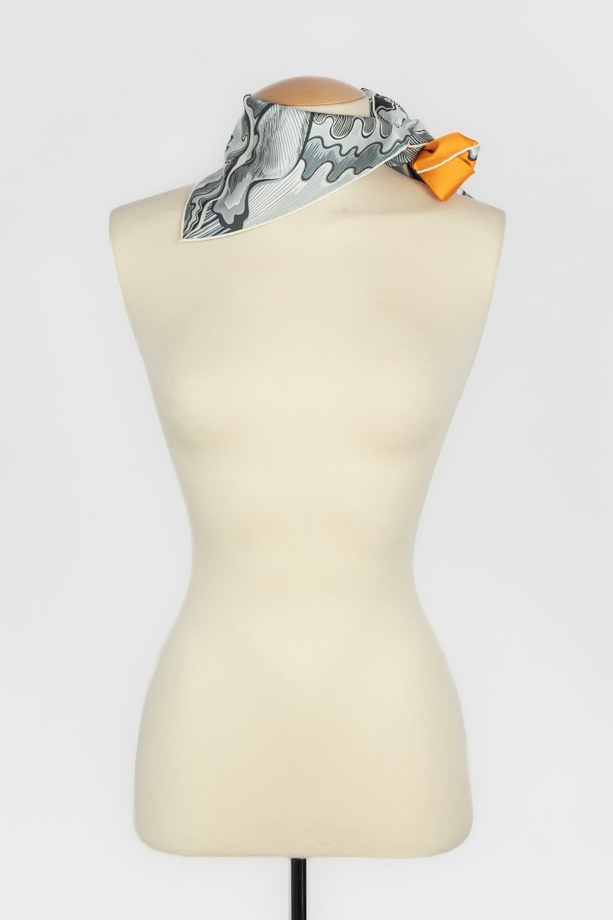 Foulard / carrÃ© "Cheval SirÃ¨ne" HermÃ¨s