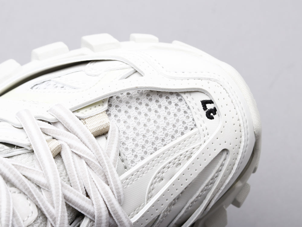GLM - Bla Track Three Generations White Sneaker
