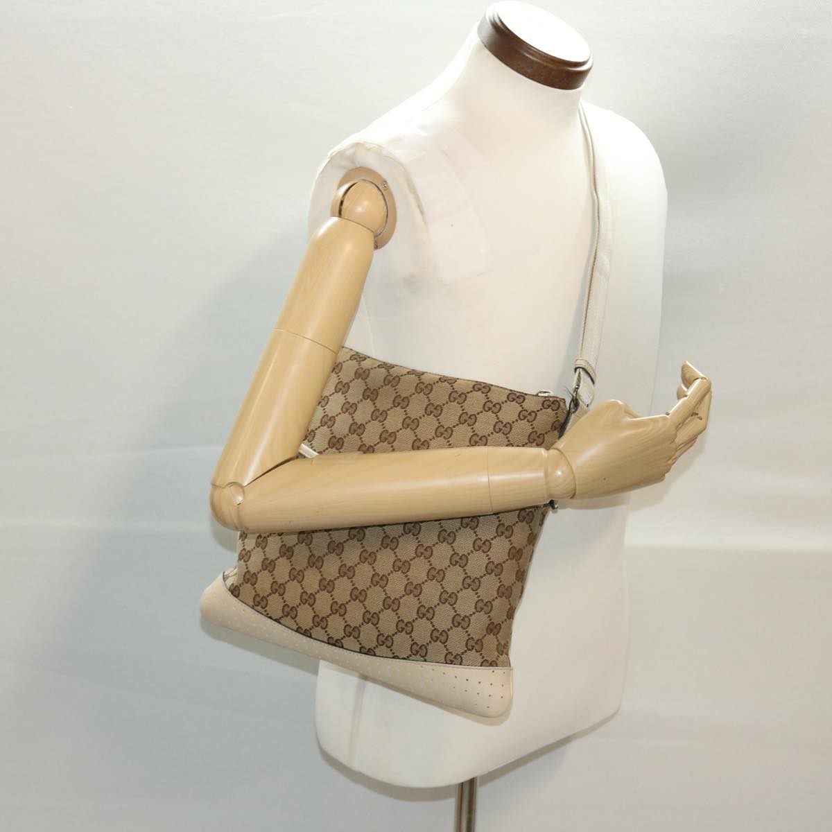 GUCCI GG Canvas Shoulder Bag Beige 145857 43173