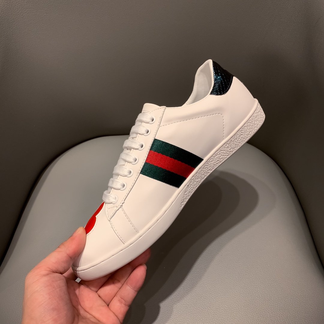 GLM-GCI  ACE LEATHER SNEAKER WITH  HEART 108