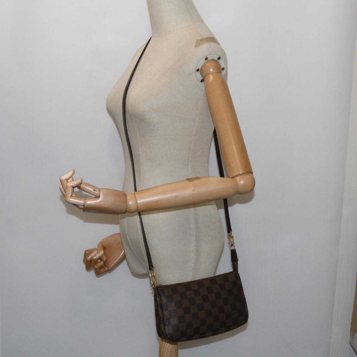 LOUIS VUITTON Damier Ebene Pochette Accessoires Pouch N41206 LV 43944