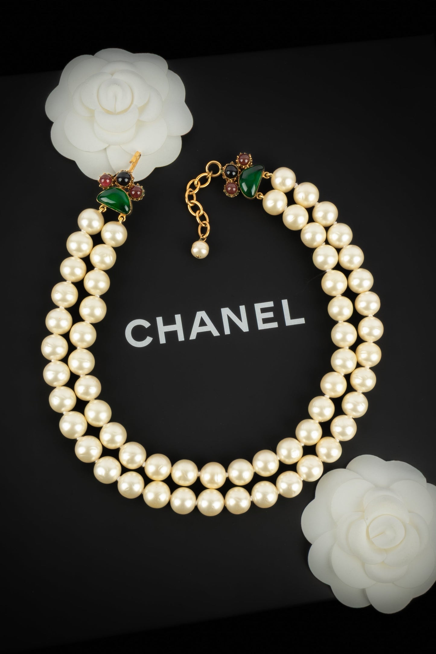 Collier de perles Chanel