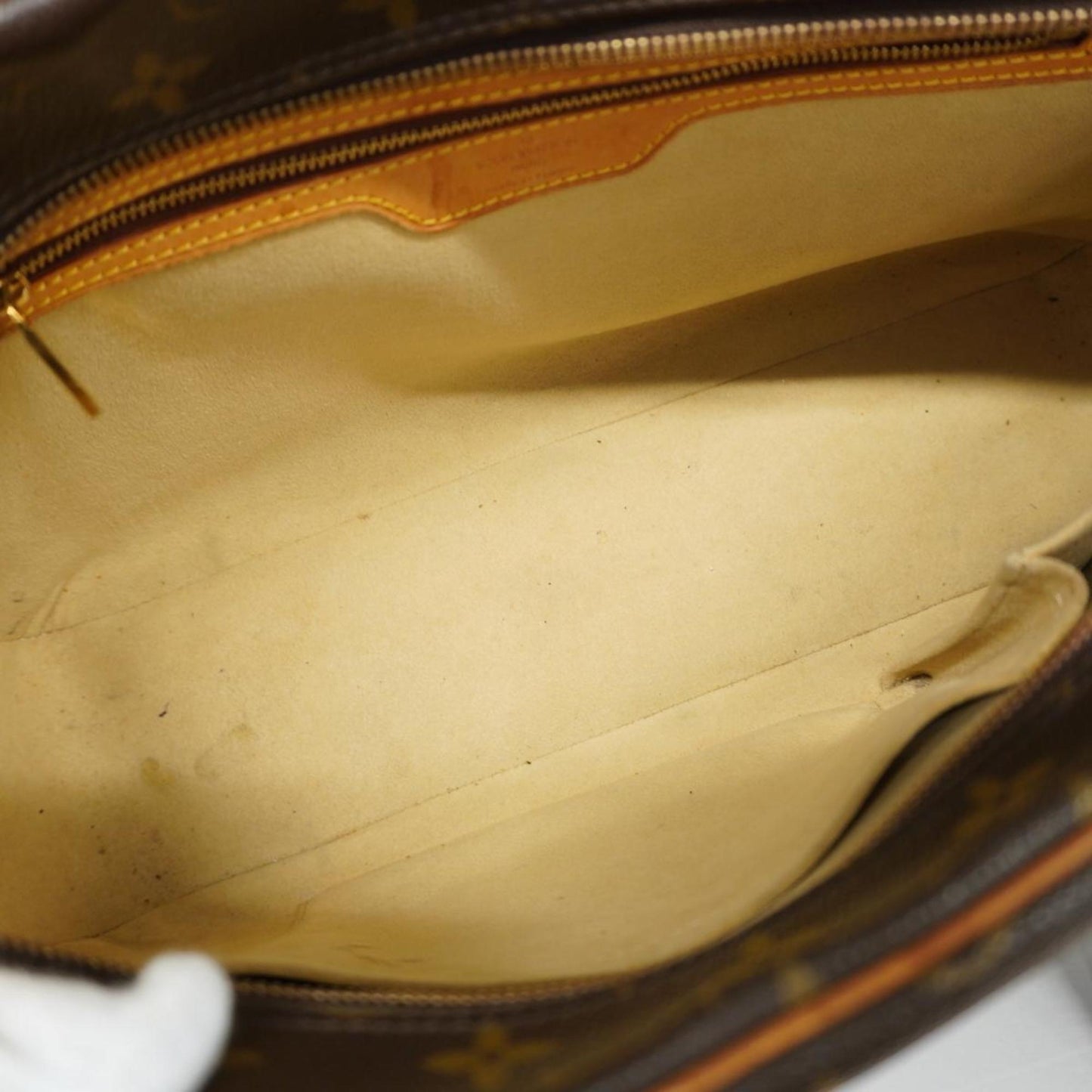Louis Vuitton Cité  Canvas Shoulder Bag ()