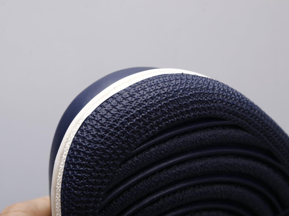 GLM - AJ1 Obsidian