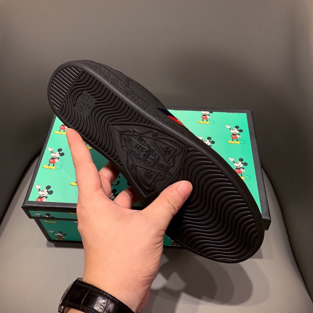 GLM-GCI  Ace Embroidered  Bee  SNEAKER 124