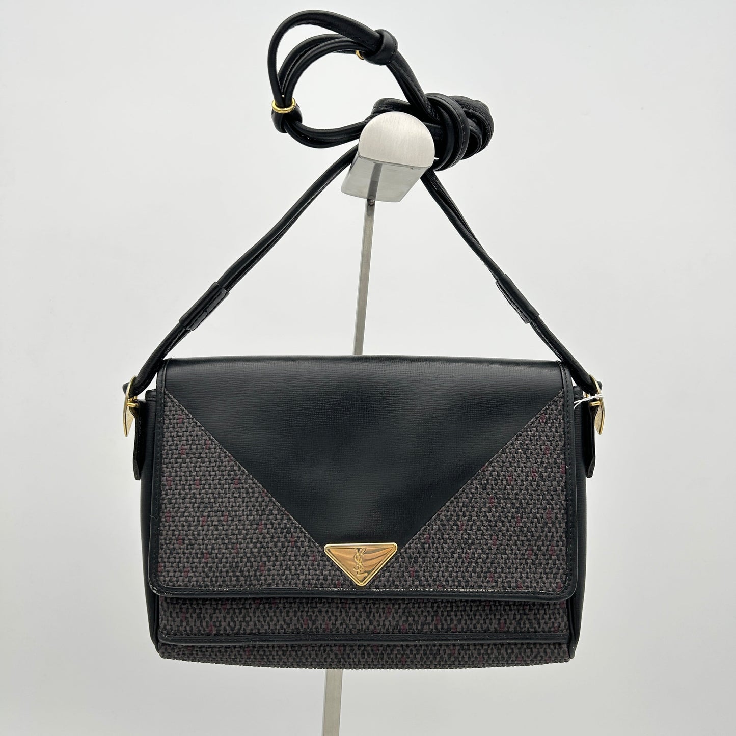 Saint Laurent Vintage Flap Bag YVEAE707