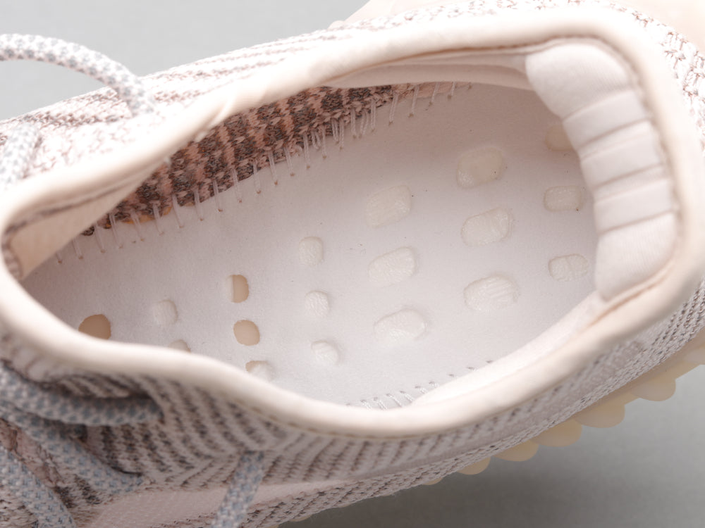 GLM - Yzy 350 Light Pink Sneaker