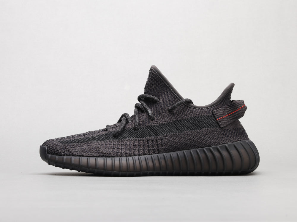 GLM - Yzy 350 Black Angel Sneaker
