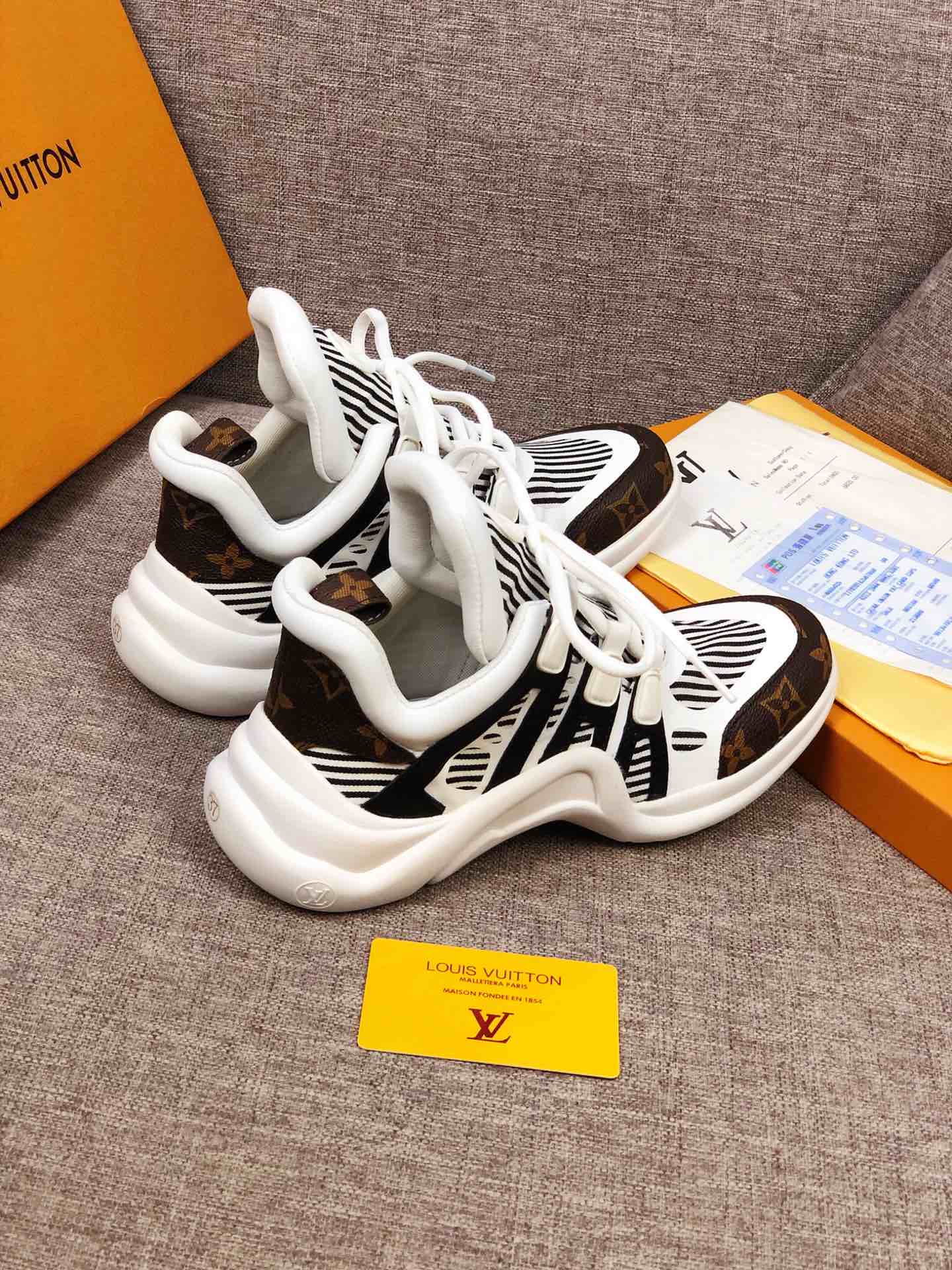 GLM - LUV Archlight Black White Sneaker