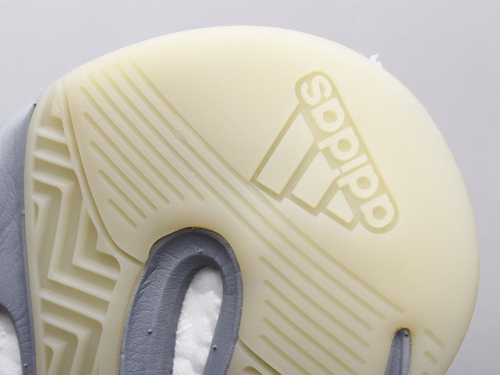 GLM - Yzy 700 Inertia 2.0 Sneaker