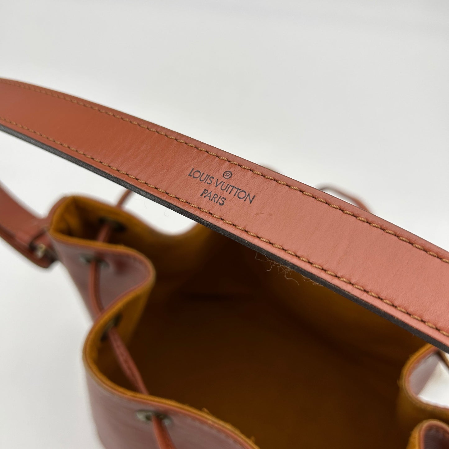 Louis Vuitton Noe Epi YVEAE822