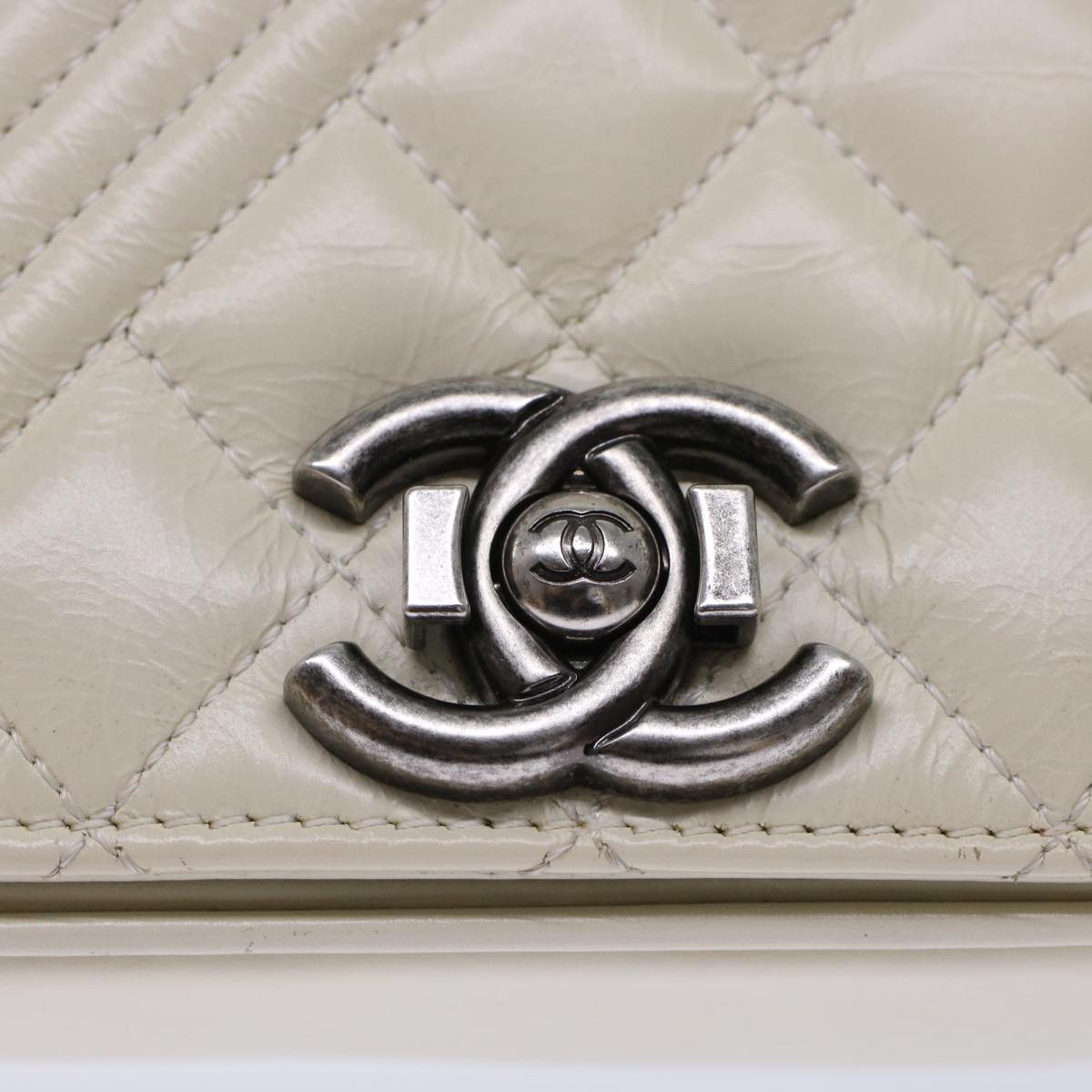 CHANEL Chevron x Matelasse Chain Shoulder Bag Lamb Skin White CC 48469A
