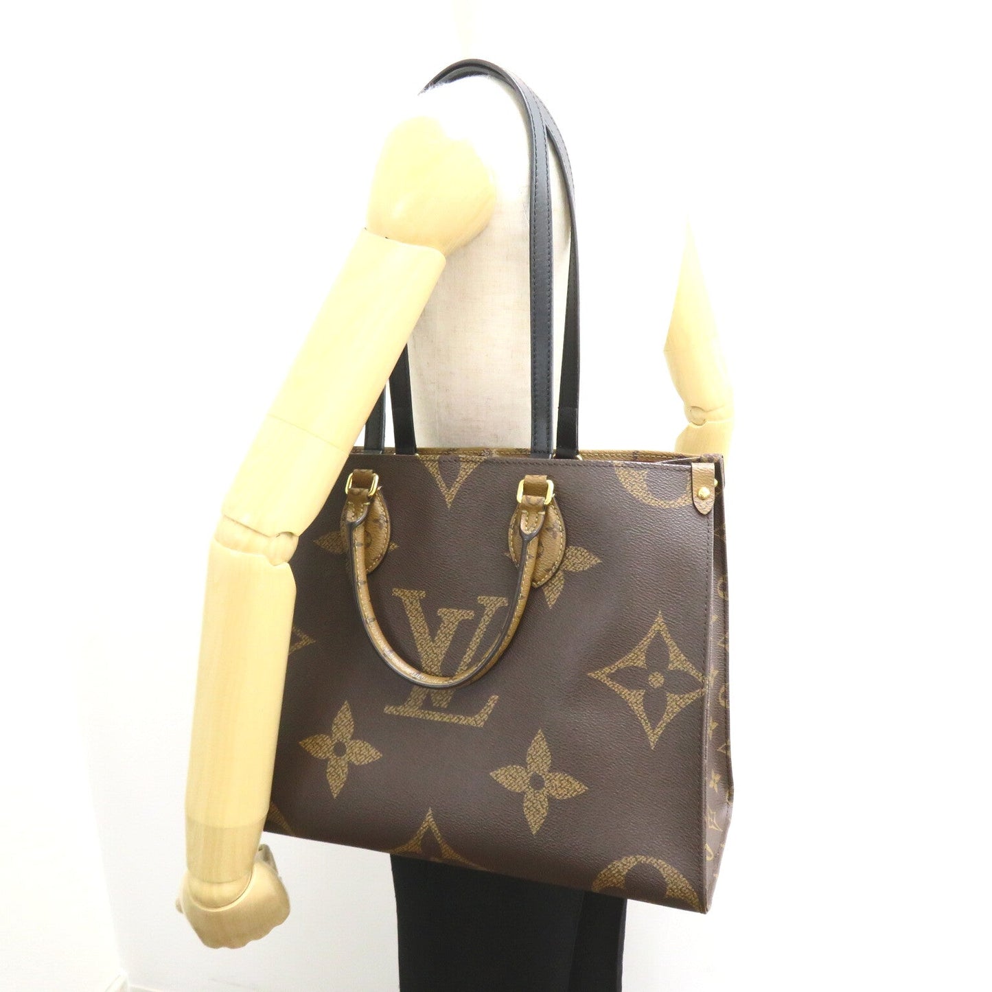 Louis Vuitton On The Go MM Tote Bag Tortoise Bag PVC ted Canvas Monogram Giant Reversee  Brown  M45321